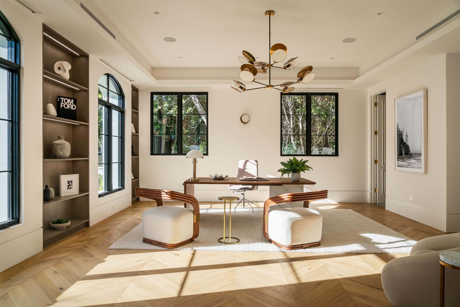 Selling a Home in Hancock Park: A Complete Guide from a Local Expert