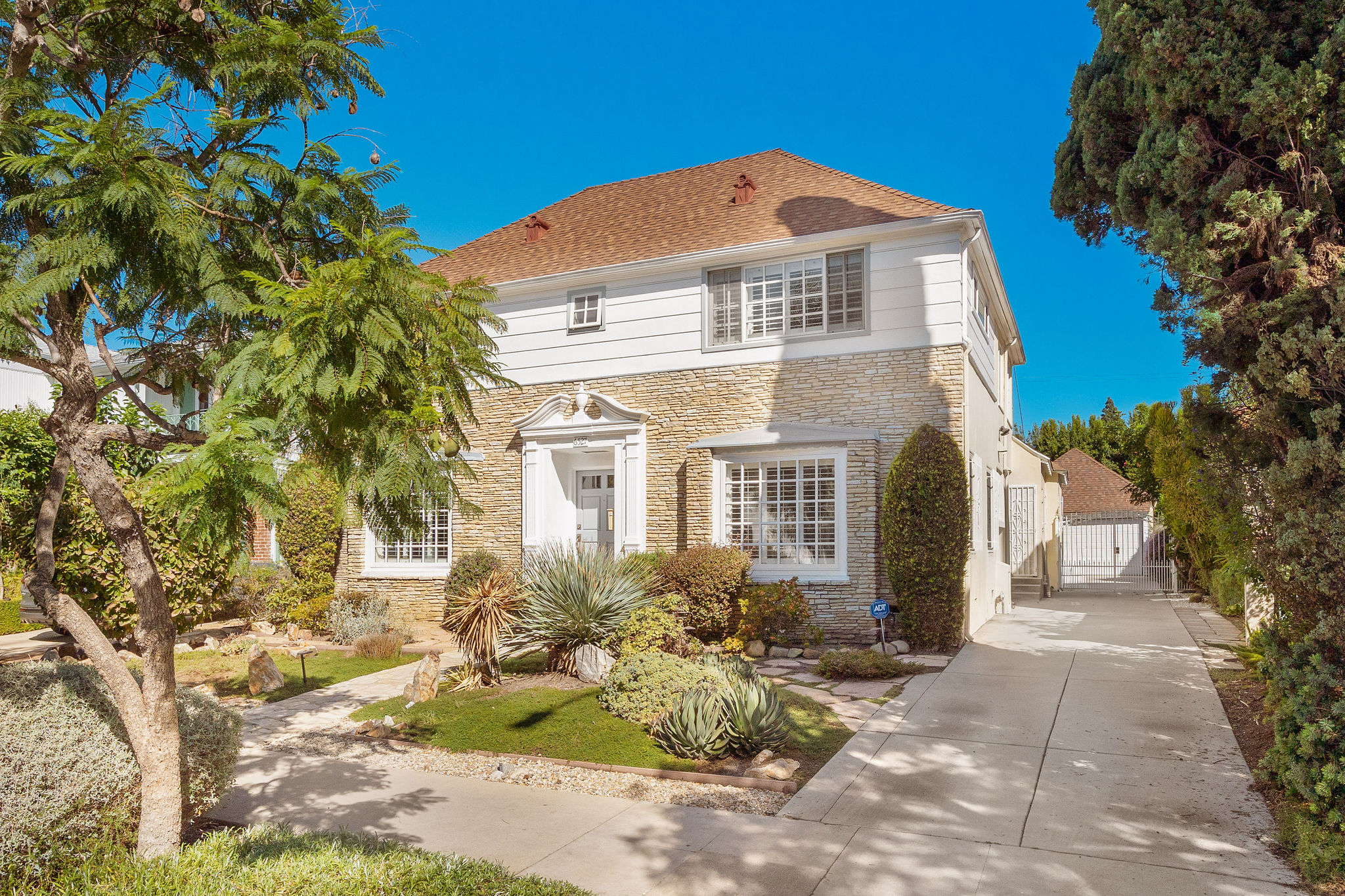 6527 Whitworth Dr
